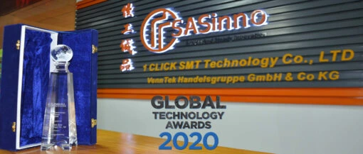 SASinno und VennTek: Global Technology Award 2020 vor dem Firmenschild